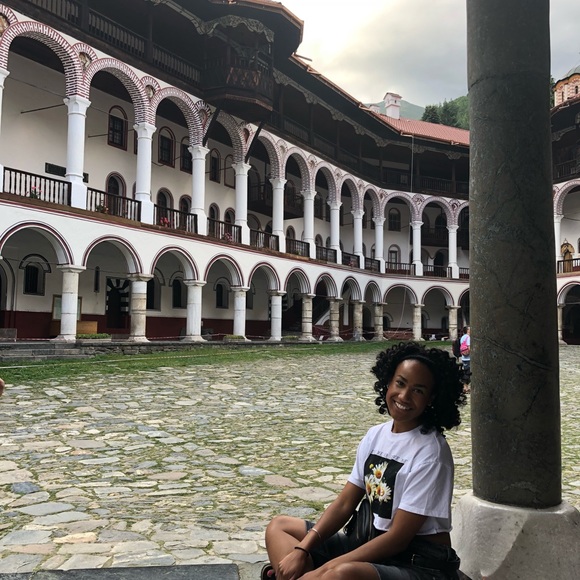 Meet your Posher, Bianca - Picture 1 of 1